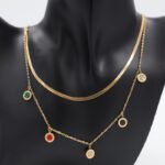 ⁦سلسال ذهبي بتصميم أحجار ملونة طبقتين⁩ - الصورة ⁦4⁩