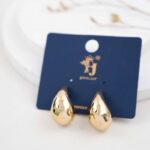 حلق ذهبي بتصميم دمعة حجم صغير