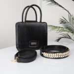 ⁦شنطة جلد أفعى ماركة GAIA للنساء لون أسود⁩ - الصورة ⁦3⁩