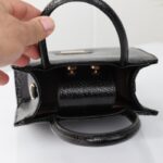 ⁦شنطة جلد أفعى ماركة GAIA للنساء لون أسود⁩ - الصورة ⁦6⁩