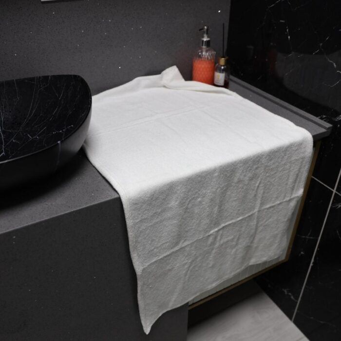 ⁦منشفة لون أبيض 94* 54 سم⁩ - الصورة ⁦6⁩