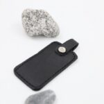 ⁦ميدالية جلد لون أسود⁩ - الصورة ⁦5⁩