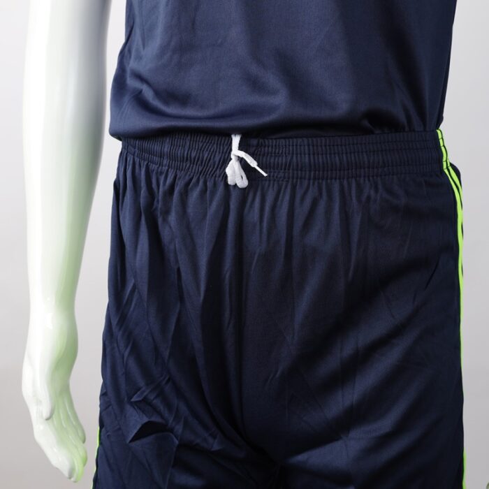 ⁦طقم رياضي (تيشيرت وشورت) للشباب لون كحلي وأصفر فسفوري⁩ - الصورة ⁦3⁩