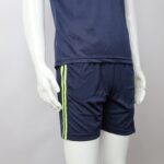 ⁦طقم رياضي (تيشيرت وشورت) للشباب لون كحلي وأصفر فسفوري⁩ - الصورة ⁦6⁩