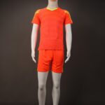 ⁦طقم رياضي (تيشيرت وشورت) للشباب لون برتقالي واصفر⁩ - الصورة ⁦11⁩