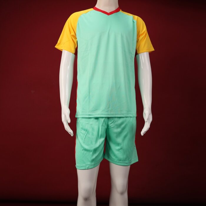 10337297_67dc5e4a3f5e7 طقم رياضي (تيشيرت وشورت) للشباب لون أخضر وأصفر وأحمر - الصورة 1