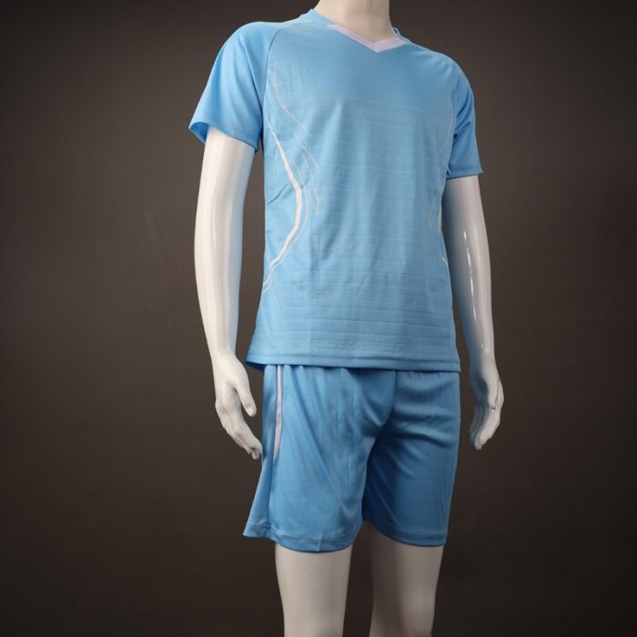 ⁦طقم رياضي (تيشيرت وشورت) للشباب لون أزرق فاتح وأبيض⁩ - الصورة ⁦4⁩