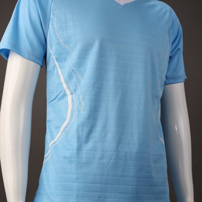 ⁦طقم رياضي (تيشيرت وشورت) للشباب لون أزرق فاتح وأبيض⁩ - الصورة ⁦6⁩