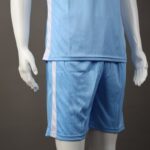 ⁦طقم رياضي (تيشيرت وشورت) للشباب لون أزرق وأبيض⁩ - الصورة ⁦5⁩