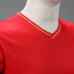 ⁦طقم رياضي (تيشيرت وشورت) للشباب لون أحمر وأصفر⁩ - الصورة ⁦8⁩