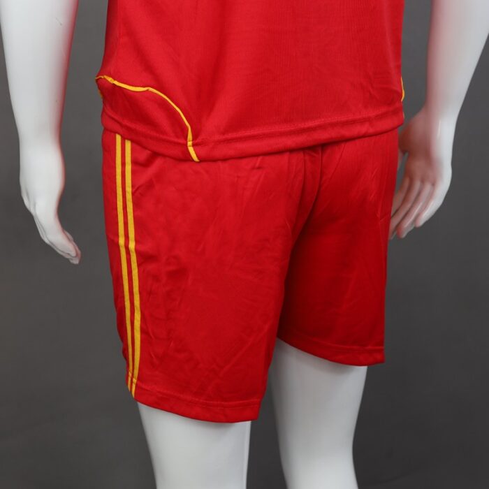 ⁦طقم رياضي (تيشيرت وشورت) للشباب لون أحمر وأصفر⁩ - الصورة ⁦10⁩