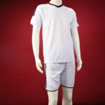 ⁦طقم رياضي (تيشيرت وشورت) للشباب لون أبيض وأسود⁩ - الصورة ⁦8⁩