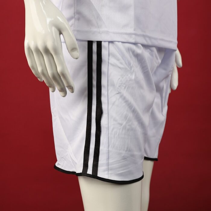 ⁦طقم رياضي (تيشيرت وشورت) للشباب لون أبيض وأسود⁩ - الصورة ⁦11⁩