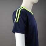 ⁦طقم رياضي (تيشيرت وشورت) للشباب لون كحلي وأصفر فسفوري⁩ - الصورة ⁦2⁩