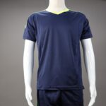 ⁦طقم رياضي (تيشيرت وشورت) للشباب لون كحلي وأصفر فسفوري⁩ - الصورة ⁦7⁩