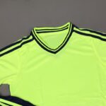 ⁦طقم رياضي (تيشيرت وبنطلون) للأطفال لون أصفر وأسود⁩ - الصورة ⁦9⁩