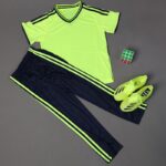 ⁦طقم رياضي (تيشيرت وبنطلون) للأطفال لون أصفر وأسود⁩ - الصورة ⁦14⁩