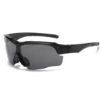 ⁦نظارة شمسية لركوب الدراجات للجنسين لون أسود⁩ - الصورة ⁦2⁩