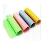 منديل لتنظيف النظارات لون زهري