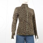 ⁦بلوزة فيليز بأكمام وقبة طويلة للنساء لون مموه زيتي واسود⁩ - الصورة ⁦5⁩