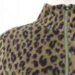 ⁦بلوزة فيليز بأكمام وقبة طويلة للنساء لون مموه زيتي واسود⁩ - الصورة ⁦7⁩