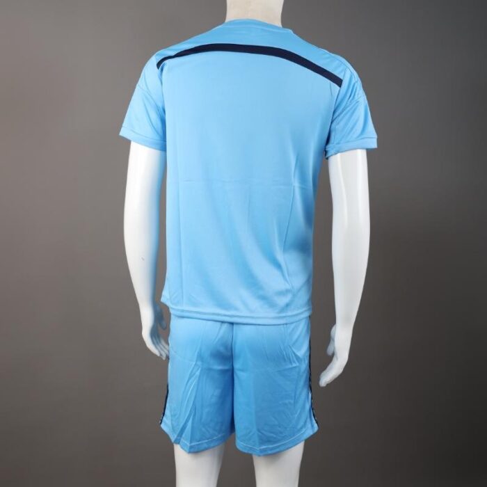 103374615_67dc609fc883b طقم رياضي (تيشيرت وشورت) للشباب لون أزرق فاتح - الصورة 1