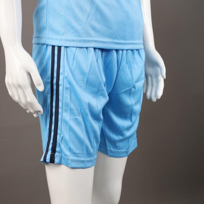 ⁦طقم رياضي (تيشيرت وشورت) للشباب لون أزرق فاتح⁩ - الصورة ⁦4⁩