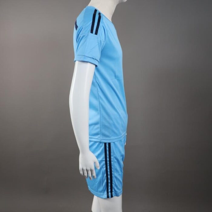 ⁦طقم رياضي (تيشيرت وشورت) للشباب لون أزرق فاتح⁩ - الصورة ⁦9⁩