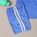 ⁦طقم رياضي (تيشيرت وشورت) للشباب لون أزرق⁩ - الصورة ⁦3⁩