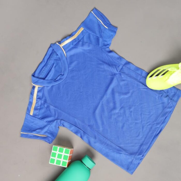 ⁦طقم رياضي (تيشيرت وشورت) للشباب لون أزرق⁩ - الصورة ⁦5⁩