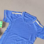 ⁦طقم رياضي (تيشيرت وشورت) للشباب لون أزرق⁩ - الصورة ⁦6⁩