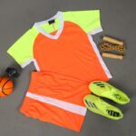 ⁦طقم رياضي (تيشيرت وشورت) للأطفال لون برتقالي وأصفر وأبيض⁩ - الصورة ⁦7⁩