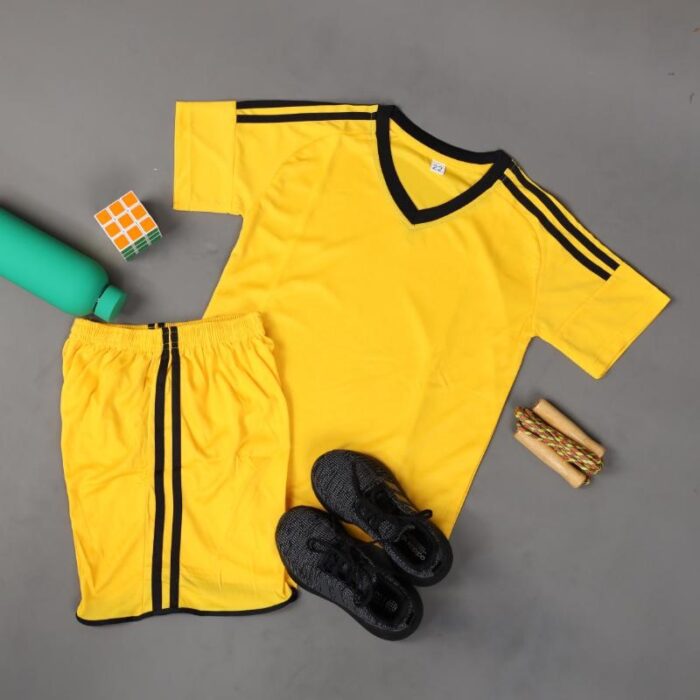 ⁦طقم رياضي (تيشيرت وشورت) للأطفال لون أصفر⁩ - الصورة ⁦10⁩