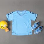 ⁦طقم رياضي (تيشيرت وشورت) للأطفال لون أزرق فاتح⁩ - الصورة ⁦11⁩