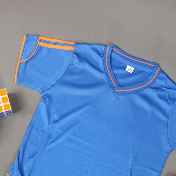 103374640_67dc60e0effc4 طقم رياضي (تيشيرت وشورت) للأطفال لون أزرق - الصورة 1