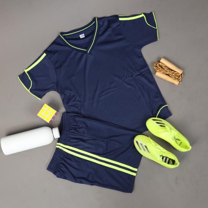 103374641_67dc60e707912 طقم رياضي (تيشيرت وشورت) للأطفال لون كحلي - الصورة 1