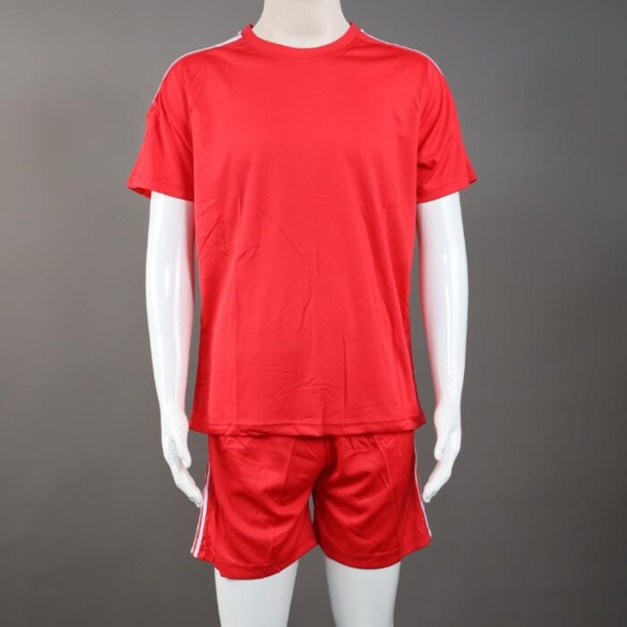 ⁦طقم رياضي (تيشيرت وشورت) للأطفال لون أحمر⁩ - الصورة ⁦3⁩