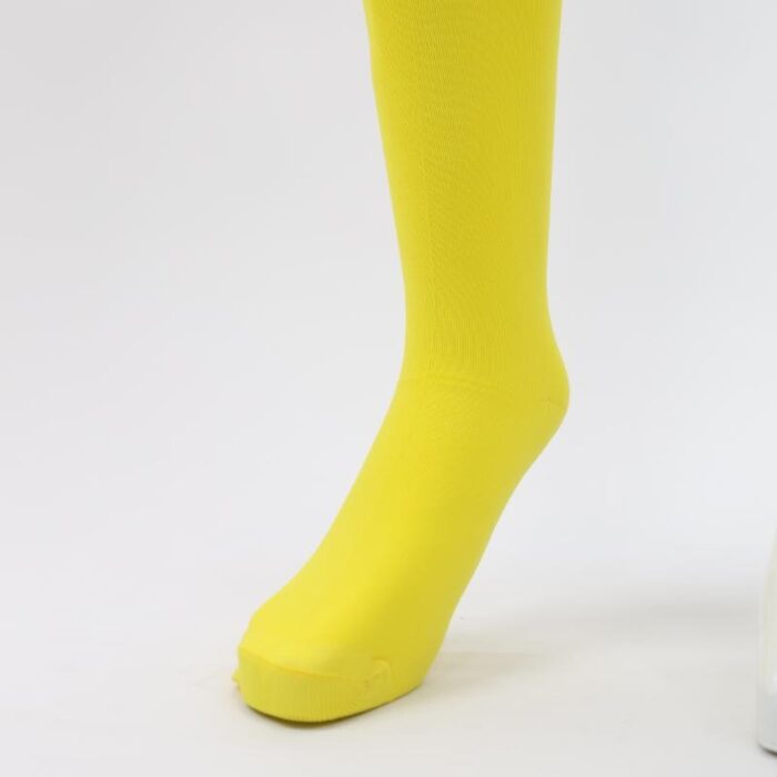 ⁦جوارب كرة قدم رياضية طويلة للشباب لون أصفر مخطط أسود من أعلى⁩ - الصورة ⁦9⁩