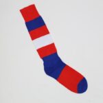 جوارب كرة قدم رياضية طويلة للشباب لون أحمر وأزرق وأبيض