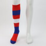 ⁦جوارب كرة قدم رياضية طويلة للشباب لون أحمر وأزرق وأبيض⁩ - الصورة ⁦6⁩