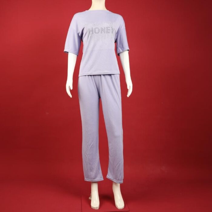 103374697_67dc61adc4a5c بجامة نص كم للنساء لون بنفسجي فاتح - الصورة 1