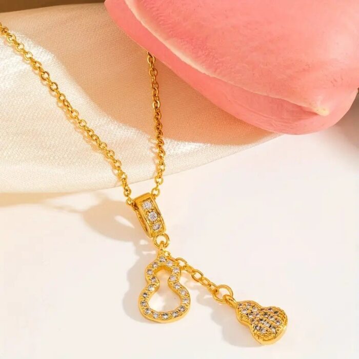 ⁦سلسال بتصميم إجاصة مع زركون أبيض لون ذهبي⁩ - الصورة ⁦4⁩