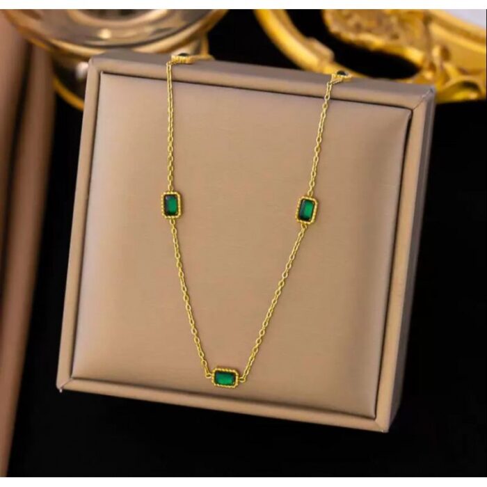 ⁦سلسال مع خرز أخضر مربع ناعم⁩ - الصورة ⁦2⁩