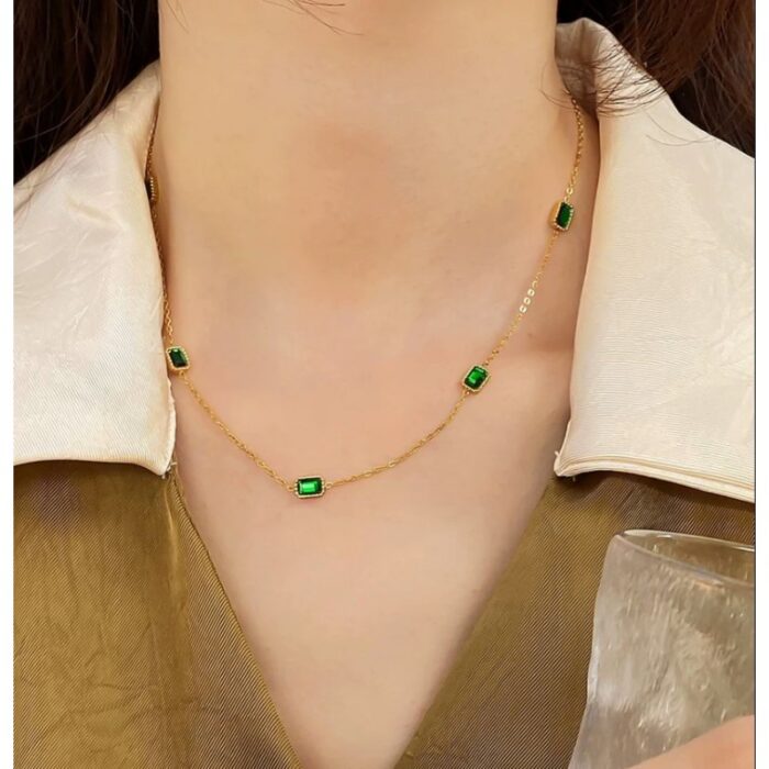 ⁦سلسال مع خرز أخضر مربع ناعم⁩ - الصورة ⁦3⁩