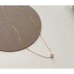 ⁦سلسال رفيع مع حجر زركون أبيض ناعم⁩ - الصورة ⁦2⁩