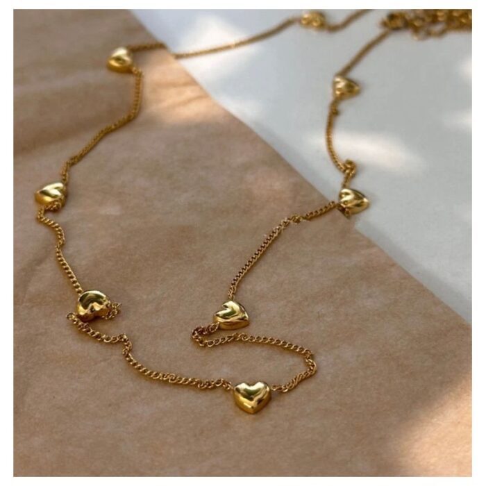⁦سلسال ذهبي بتصميم قلوب⁩ - الصورة ⁦2⁩
