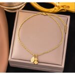 خلخال ذهبي بتصميم جرس