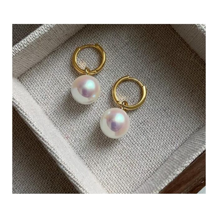 ⁦حلق ذهبي بتصميم حلقة مع لولو⁩ - الصورة ⁦3⁩