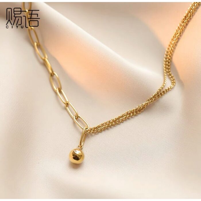 ⁦سلسال ذهبي بتصميم جنزير مع كرة⁩ - الصورة ⁦1⁩