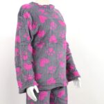 ⁦بيجامة صوف للنساء لون سكني بتصميم آثار أقدام⁩ - الصورة ⁦3⁩